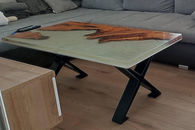 stol z epoxidovej zivice, drevo ceresna