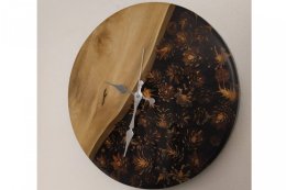 Velmi pekna praca. Zalievanie sisiek da sice zabrat z pohladu bublin, ale tato praca sa podarila