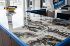 Pryskyřice na stolní a pracovní desky Rigorra Clear UNITOP – odolná povrchová pryskyřice (4090 TOP COAT)