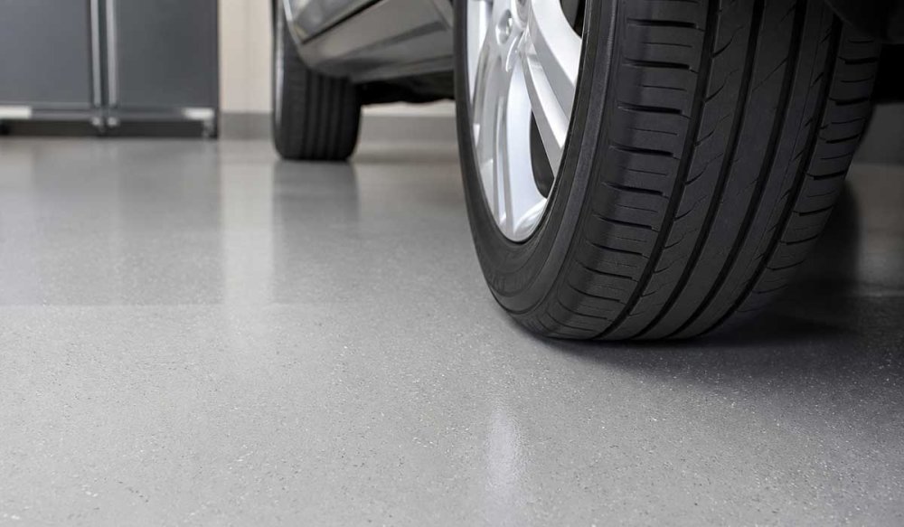 Epoxidová barva na beton do garáže – odolná podlaha pro auto a dílnu